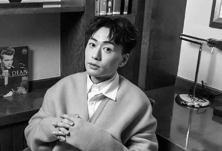 一路走好！又一位香港著名男星在酒店燒炭……