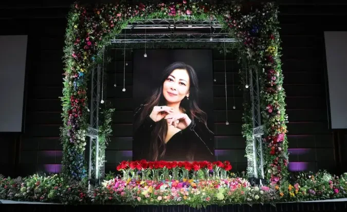 永別了！ 最美女演員兼歌手 家裡浴缸中身亡，享年54歲